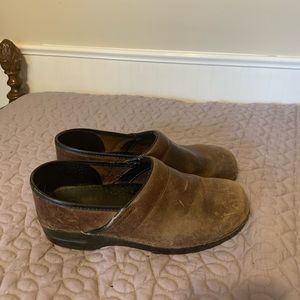 Sanita clogs size 42.